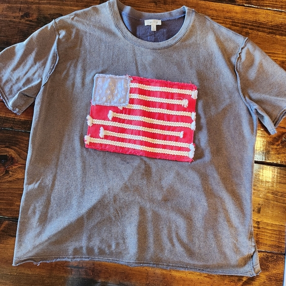 NWOT Sage & Fig Washed Grey Top w/USA Flag design.  Size - L - Picture 2 of 8